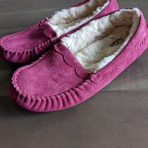 Ugg magenta slippers